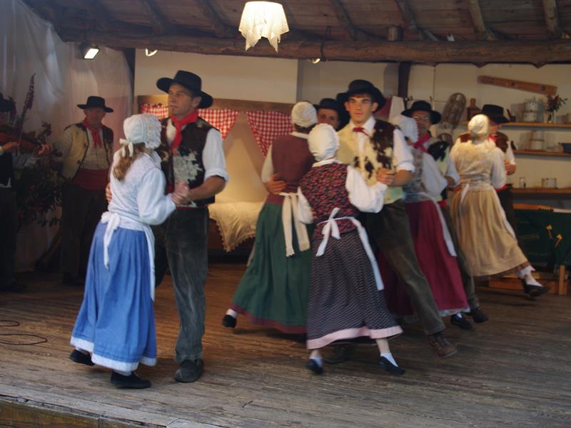 Le Repas du Bûcheron et spectacle folklorique