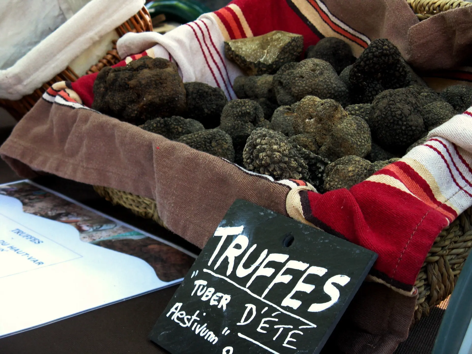 Marché à la truffe d'été