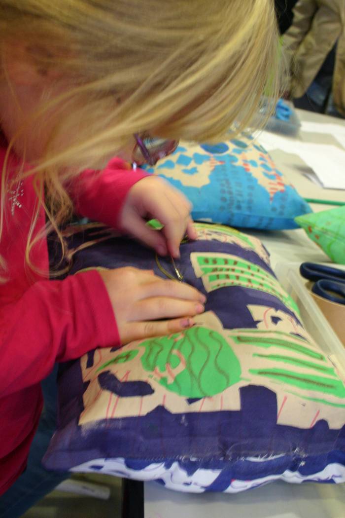 Animation jeunes publics / Textile et matières