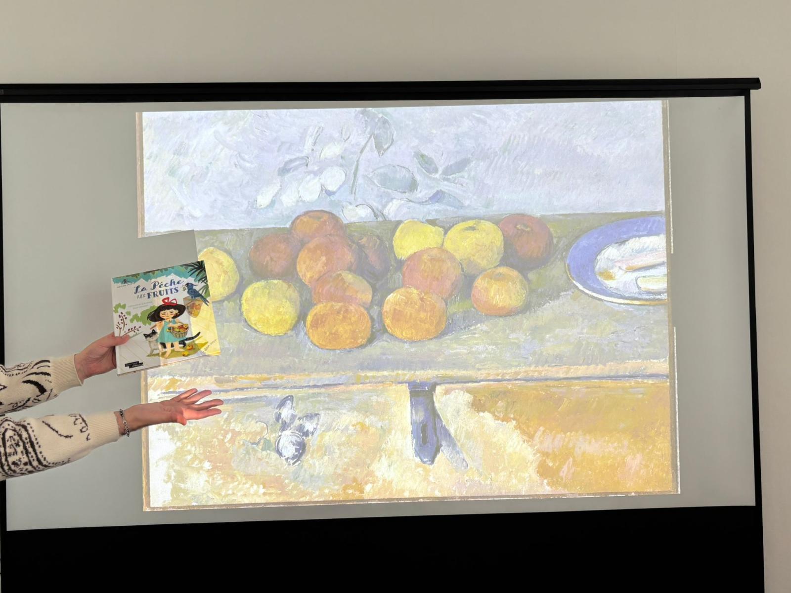 Fruits, fleurs et pinceaux