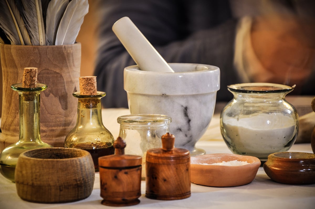 Les Étonnants Patrimoines :  Remèdes, potions et décoctions