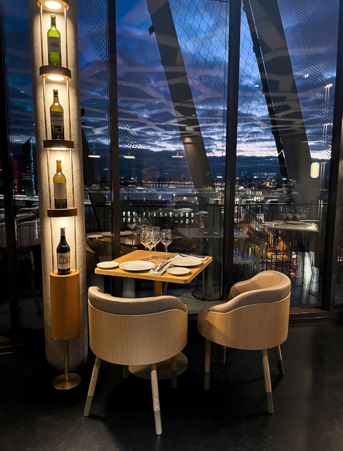 Dîner au restaurant panoramique le 7