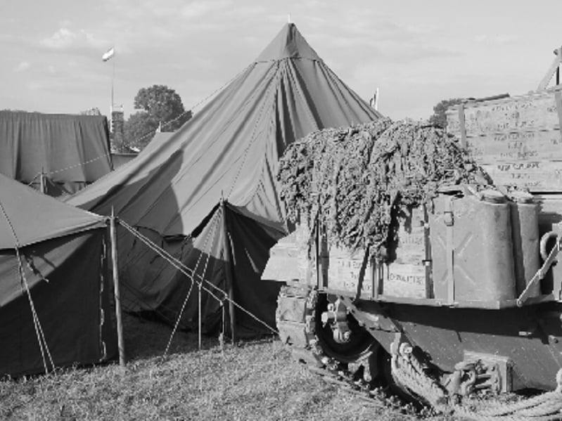 Reconstitution de Camps militaires