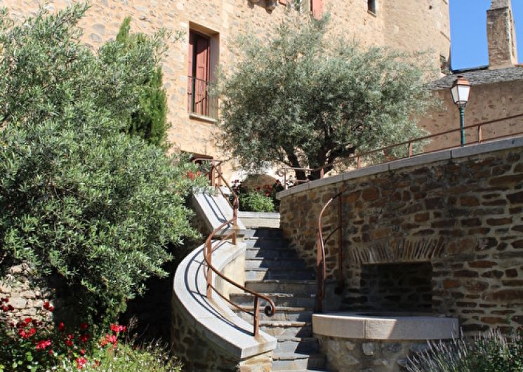LES BALADES DU CONFLENT : « VISITE DE LA CHAPELLE DES BAINS, DU VILLAGE ET DE L’ÉGLISE DE MOLITG-LES-BAINS »