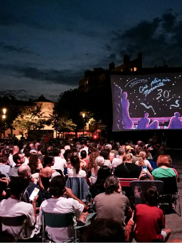 Séances de cinéma en  plein air dans les 4e et 5 e arrondissements