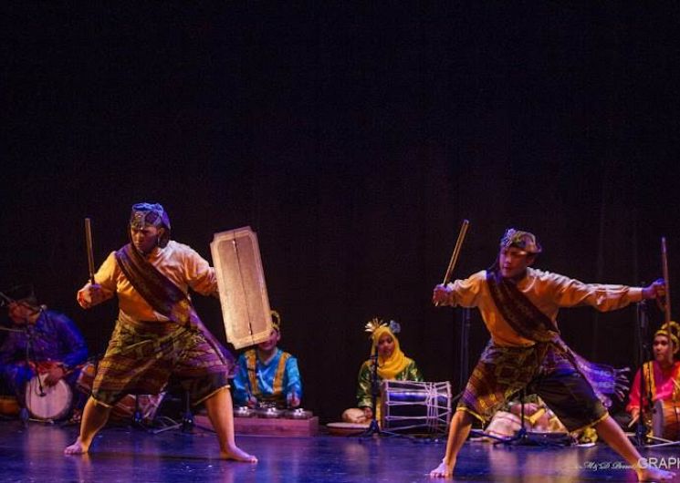 Festival « Rythmes du Monde » INDONÉSIE ensemble folklorique KTF Radha Sarisha