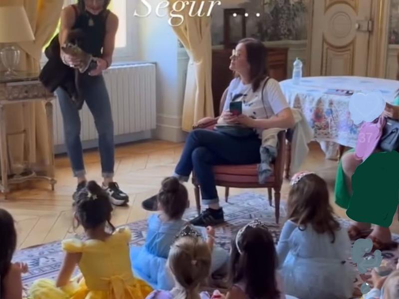 Goûter enchanté au château : "Petites Filles Modèles"