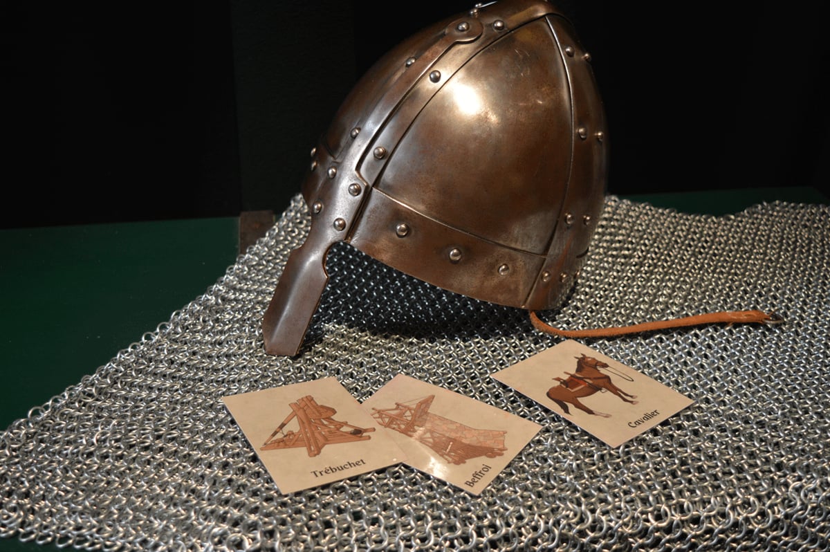 Les Étonnants Patrimoines :  À l'attaque du château