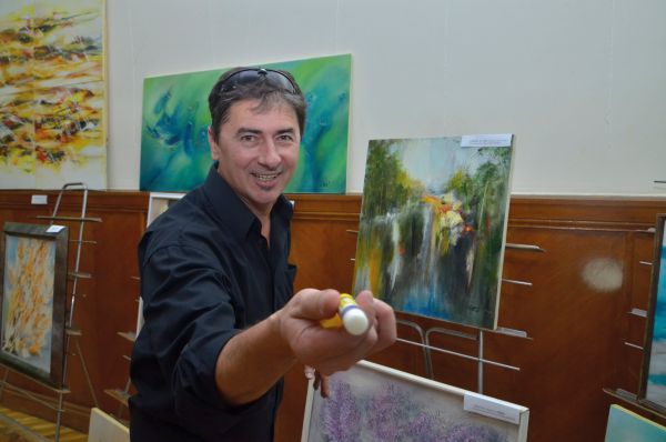 Exposition du peintre moldave cezar Secrieru