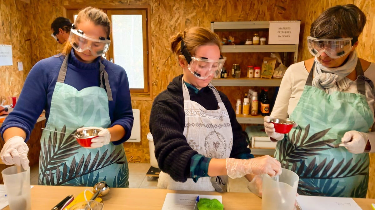 Atelier DIY « Mon 1er savon » ou « Cosmétiques au naturel » (En fonction  des demandes)