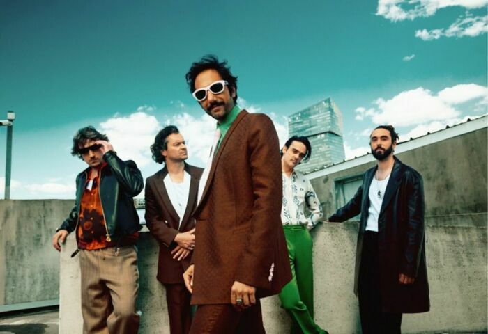 Feu! Chatterton en concert à l'Arkéa Arena