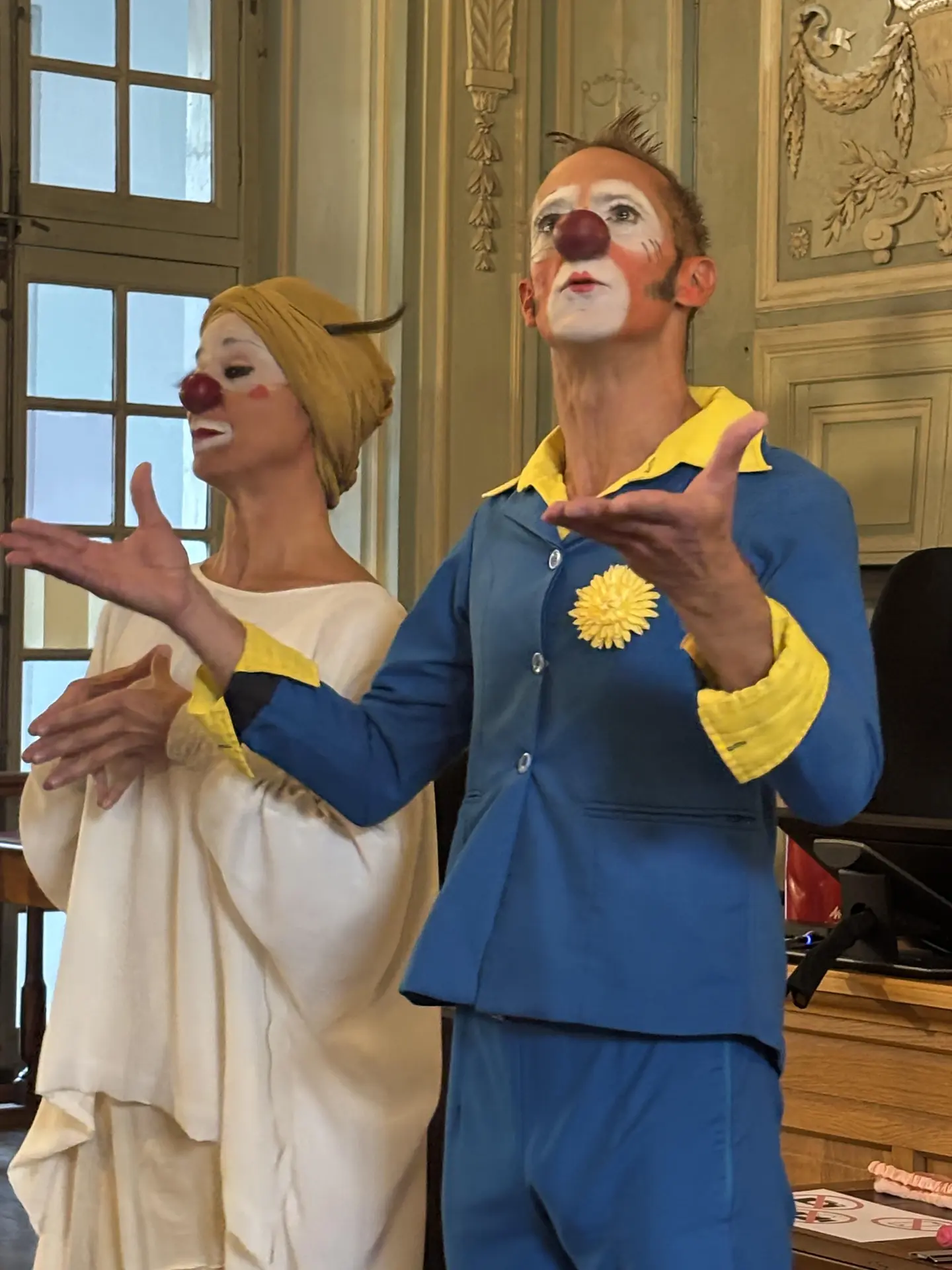 Visite en scène : Les clowns aux mille vœux