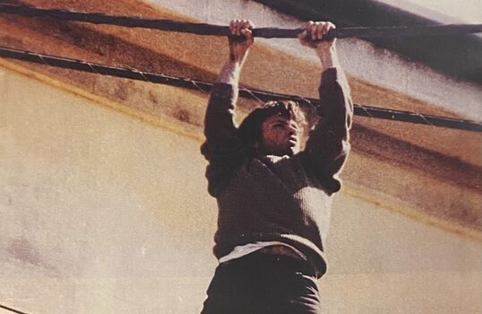 COMME UN ANGE AU MILIEU DE CE BORDEL