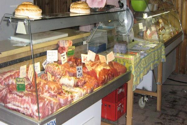 Petit marché hebdomadaire des produits du terroir du jeudi