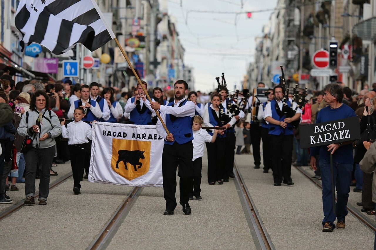 Gouel an Tren avec le Bagad de Carhaix