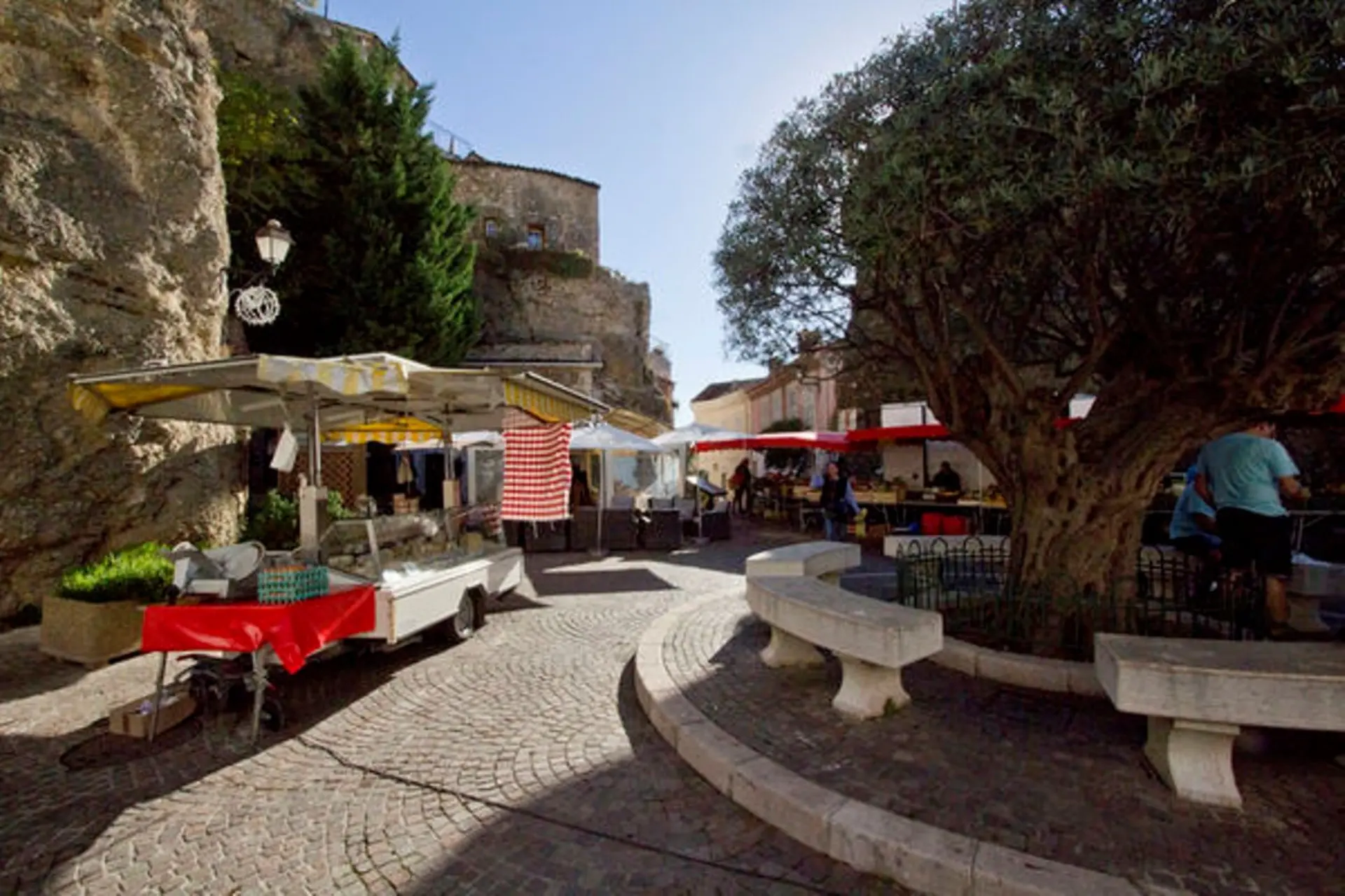 Marché Alimentaire du Village