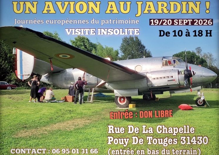 UN AVION DANS UN JARDIN