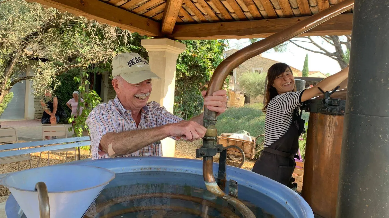 Atelier distillation de lavande à l'ancienne