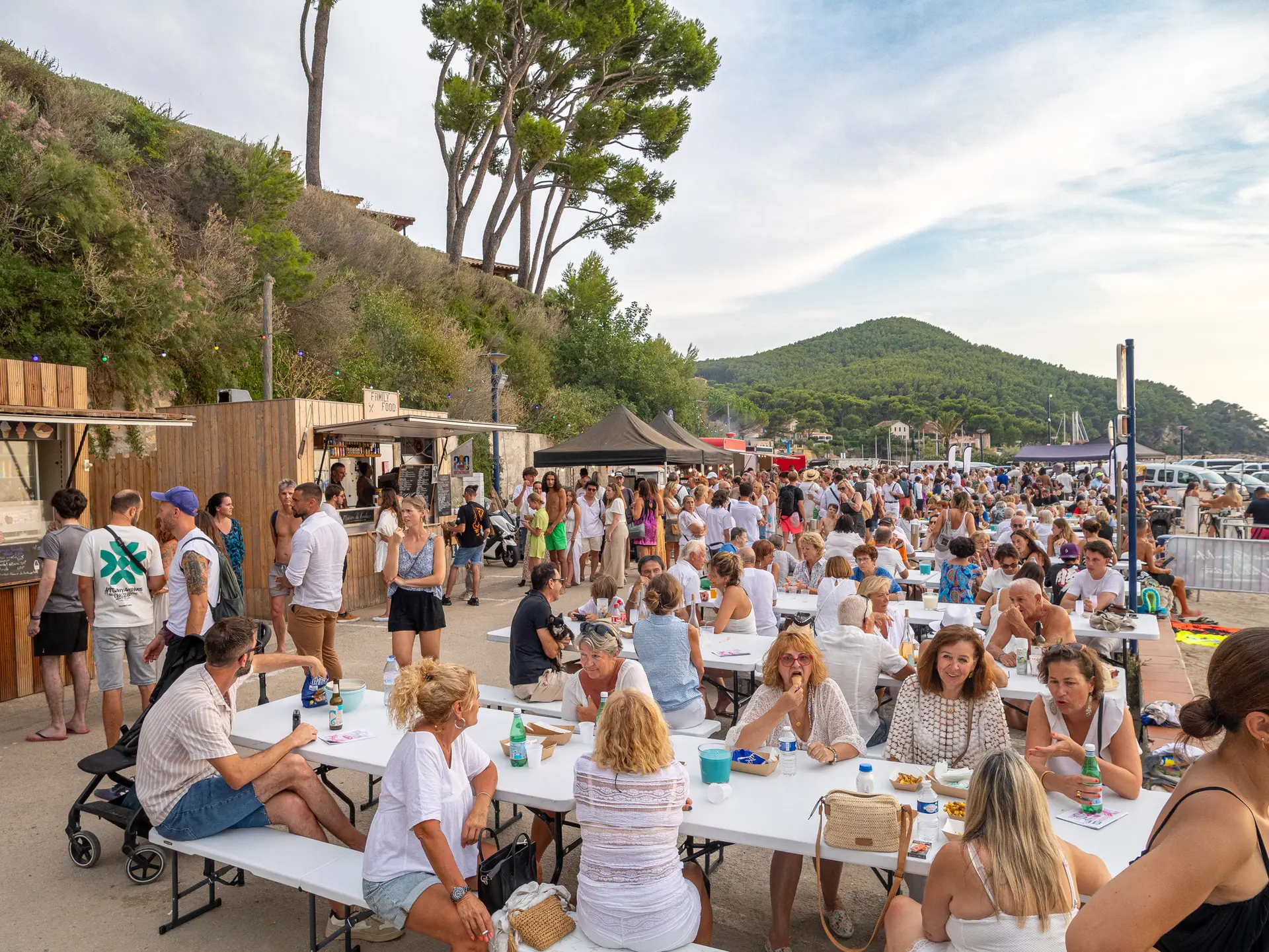 Soirée Barbecue DJ &  Dancefloor on the beach