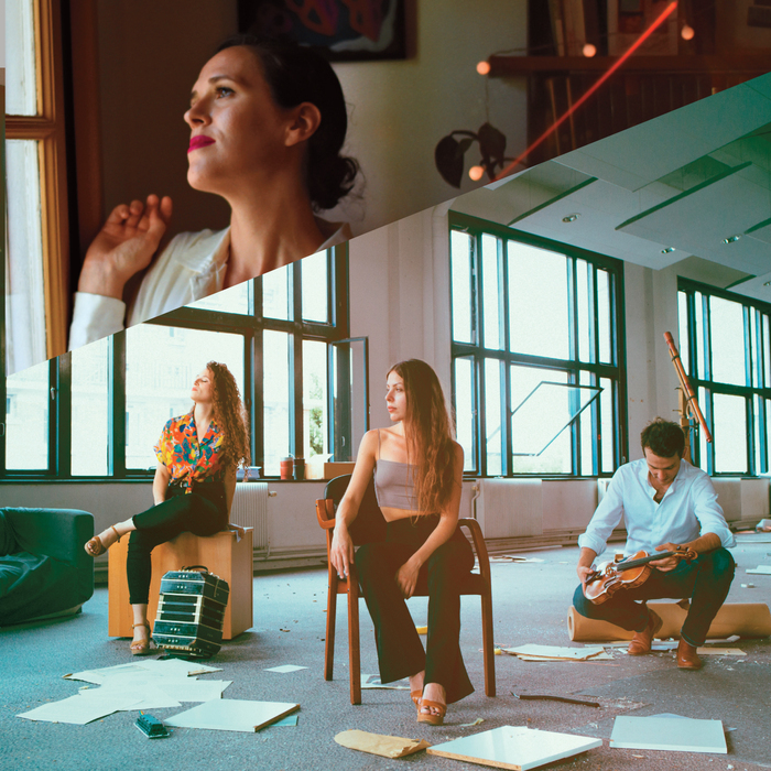 TRIO TASIS + JULIA SANJURJO