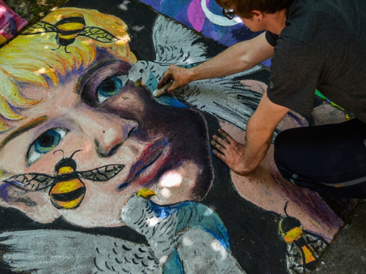 Concours de dessin à la craie