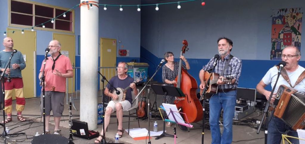 Soirée à l' Arrosoir Figeac : bal Trad "l'air de rien"
