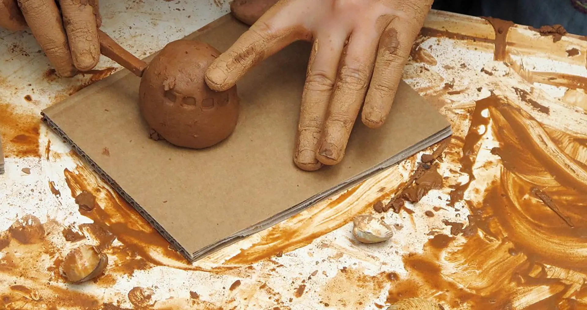 Cet été cap sur la Préhistoire : Atelier Modelage