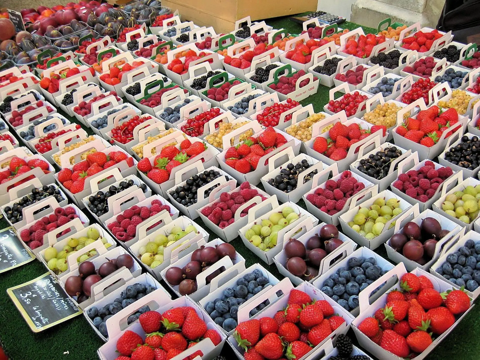 Marché provençal hebdomadaire d'Aureille