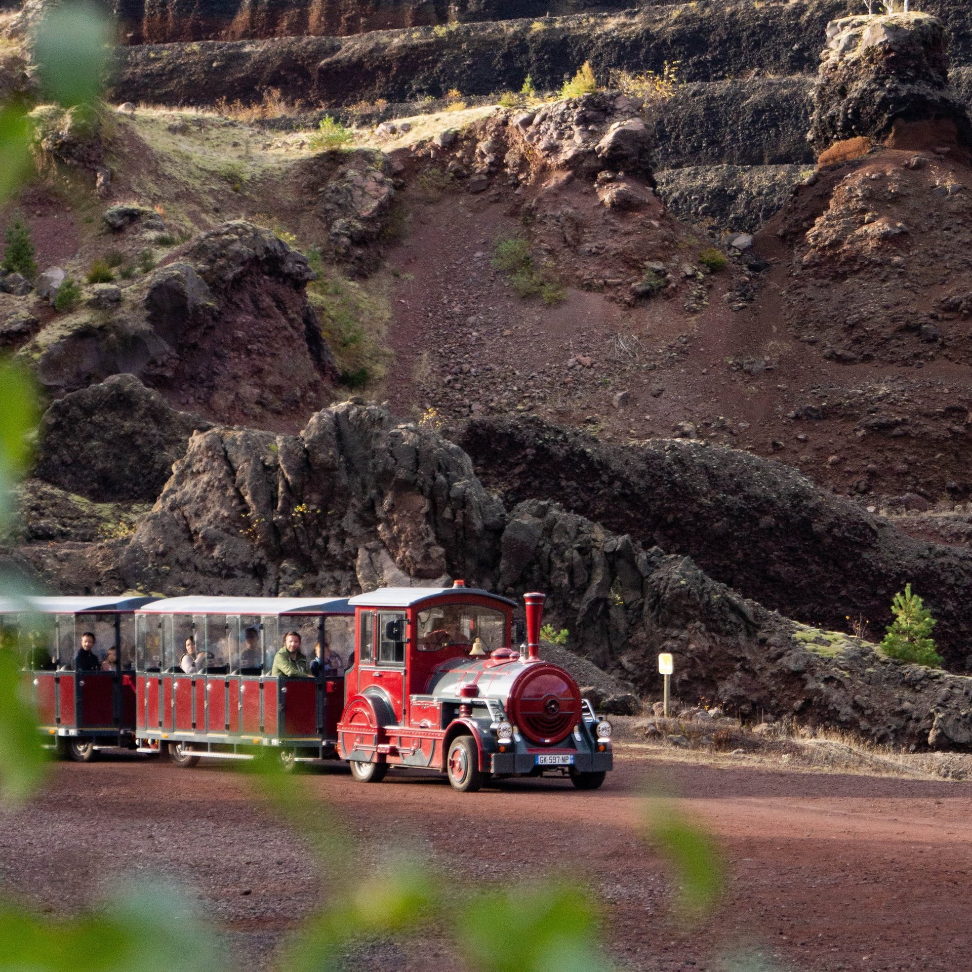 Les excursion en bus - A la découverte du Volcan de Lemptégy