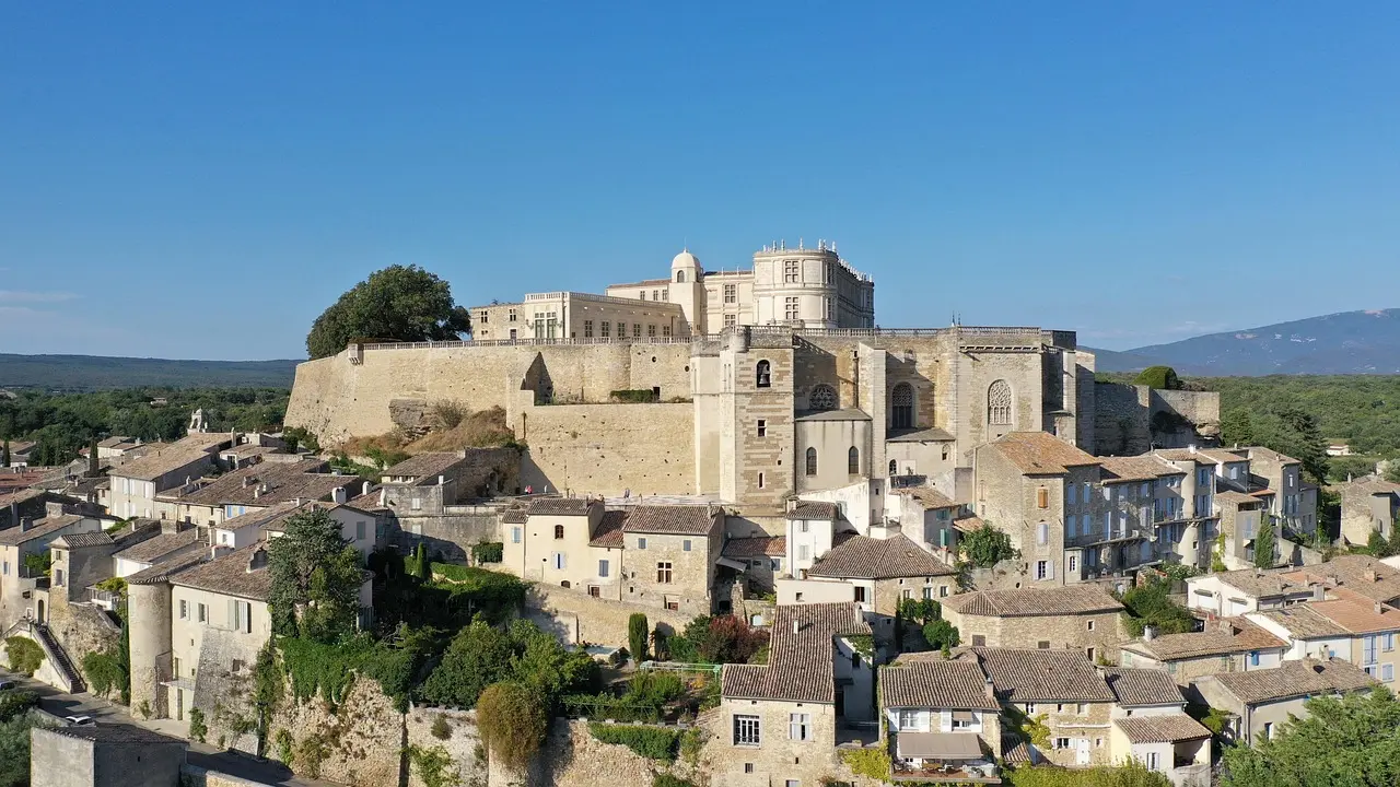 Sortie de l'UTL : Château de Grignan, musée de la soie à Taulignan