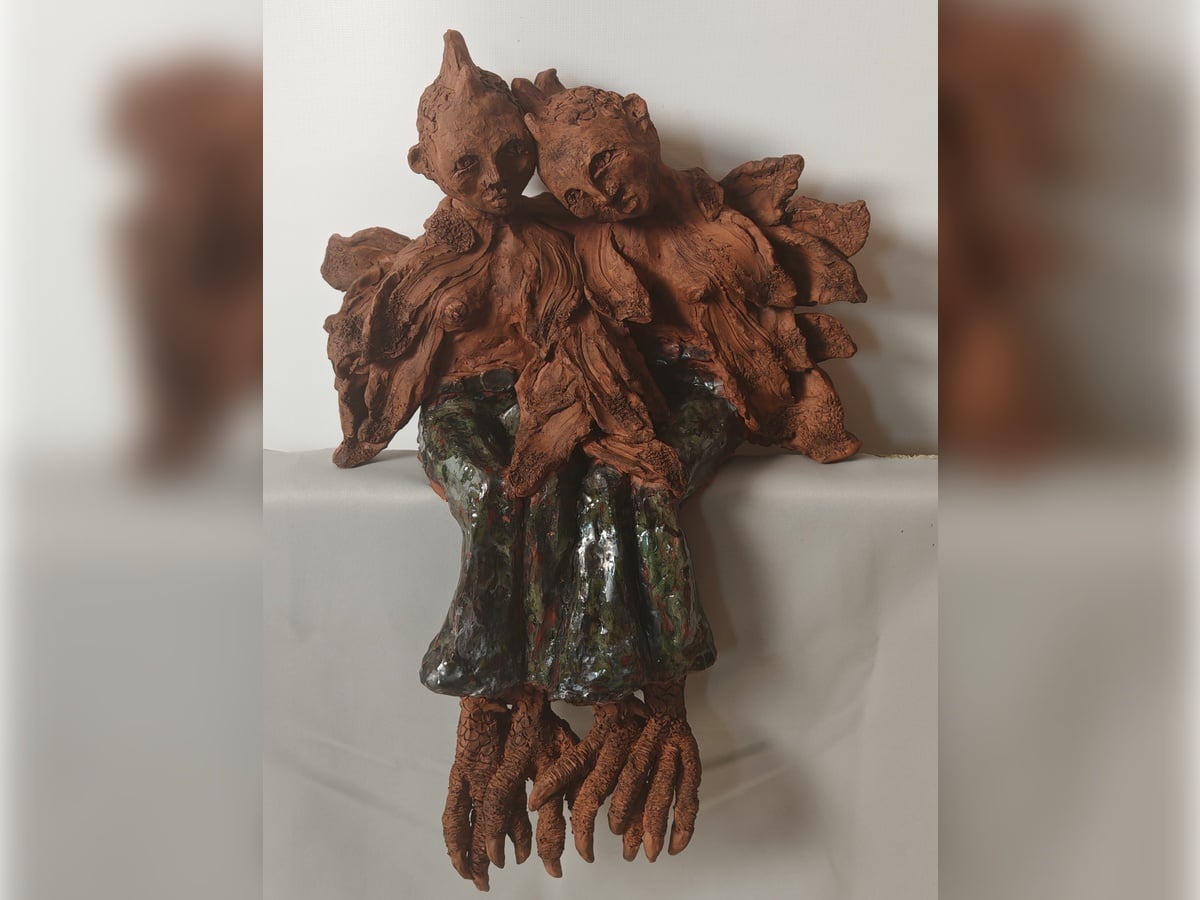 Sculptures, Des plumes d'étrangeté