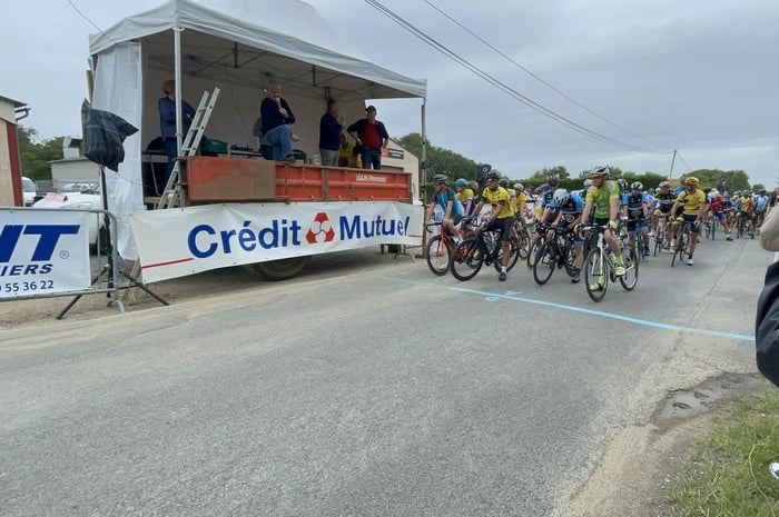 Course cycliste organisée par la JPCL