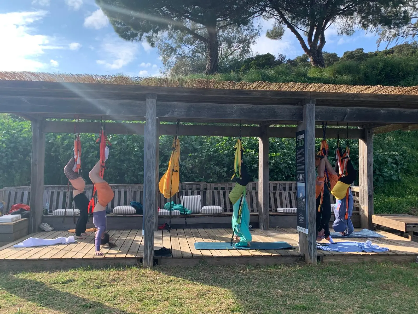 Yoga Aérien avec Peggy Lucido