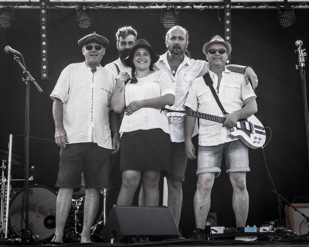 Concert au marché fermier: 50/50 et démonstration de country