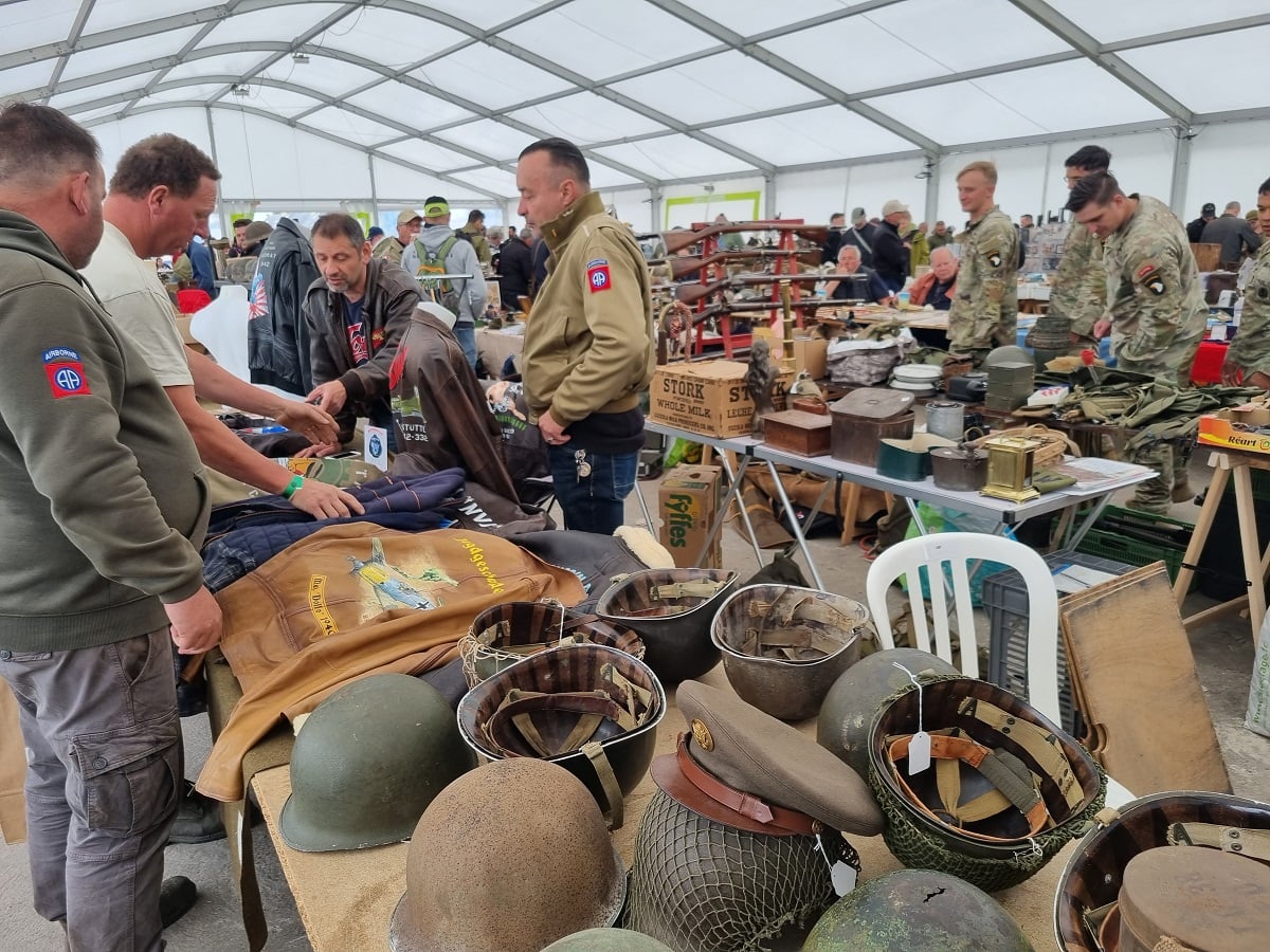 Bourse aux antiquités militaires