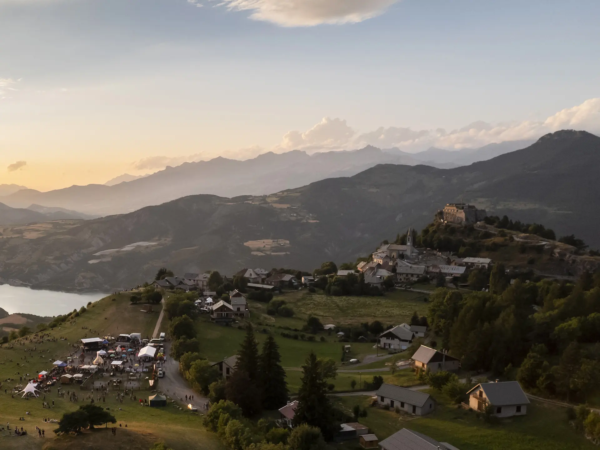 Marché nocturne et concert