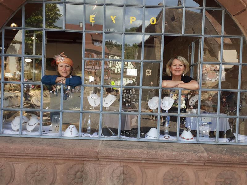 Bijoux Fil en formes et chapeaux Lilichatok