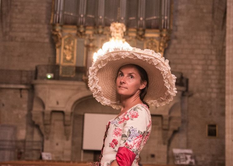 VISITE THÉÂTRALISÉE ÉTÉ 2026 : MARIE-CHRISTINE CHOJNAKA EST DANS DE BEAUX DRAPS !