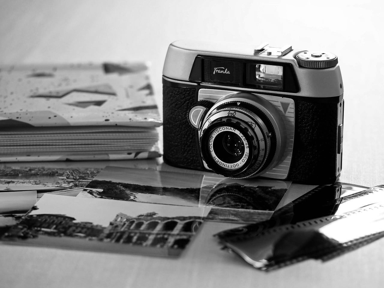 Exposition : Photos et émaux Mmes Blanche et Clavaud