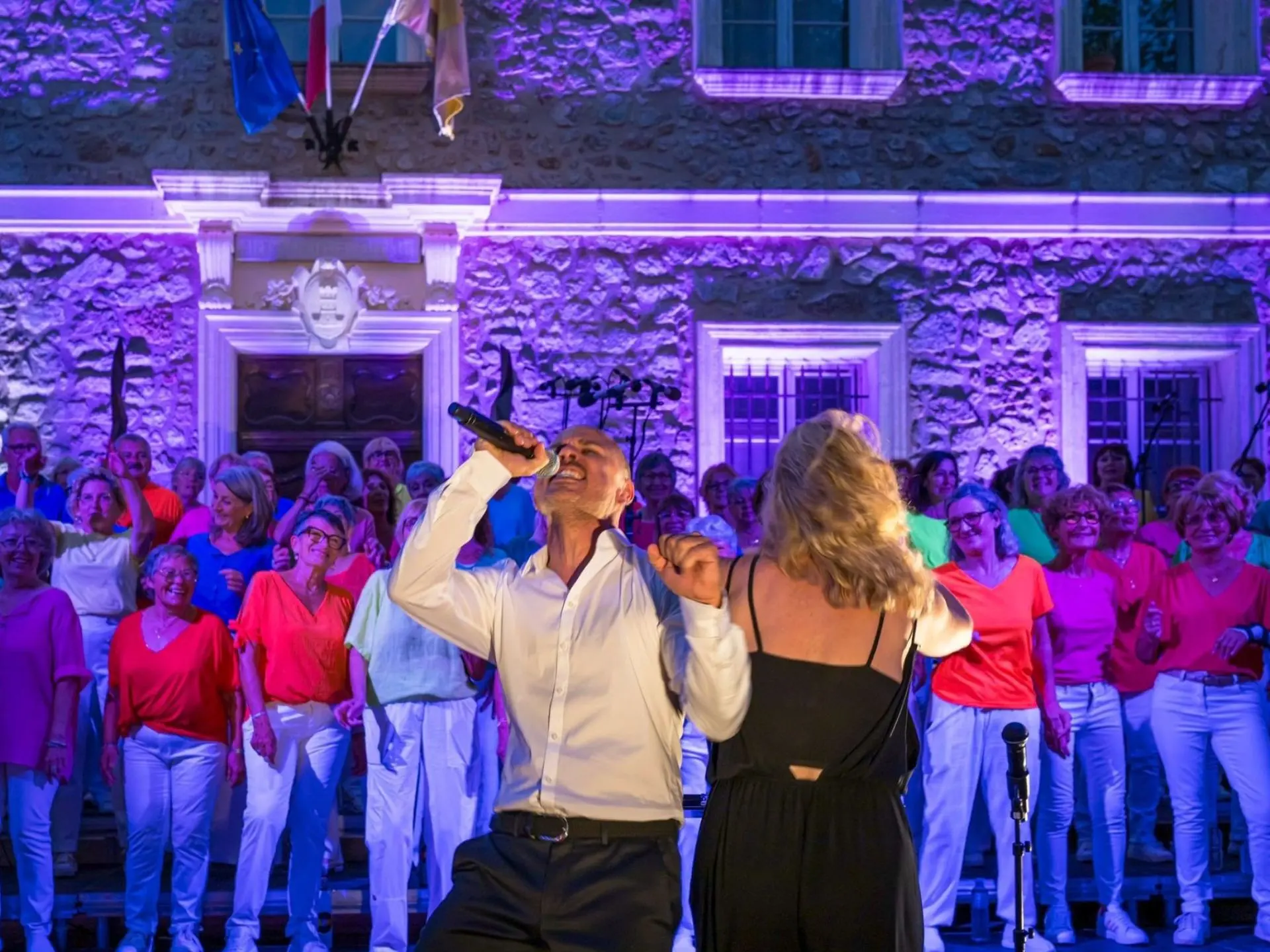 « Allumez le feu » avec Happy Concept Chant