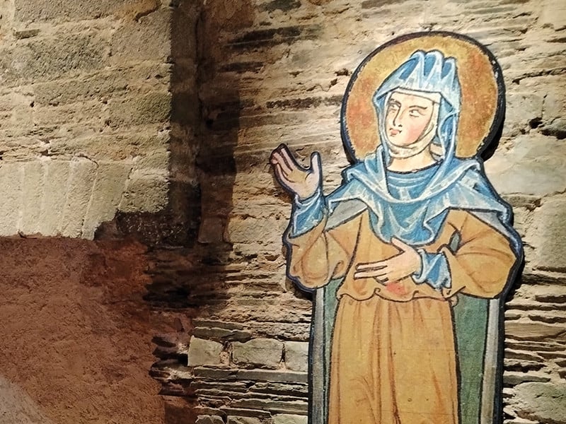 Une journée avec Hildegarde : visite exposition + création d’un baume ou d’une boisson