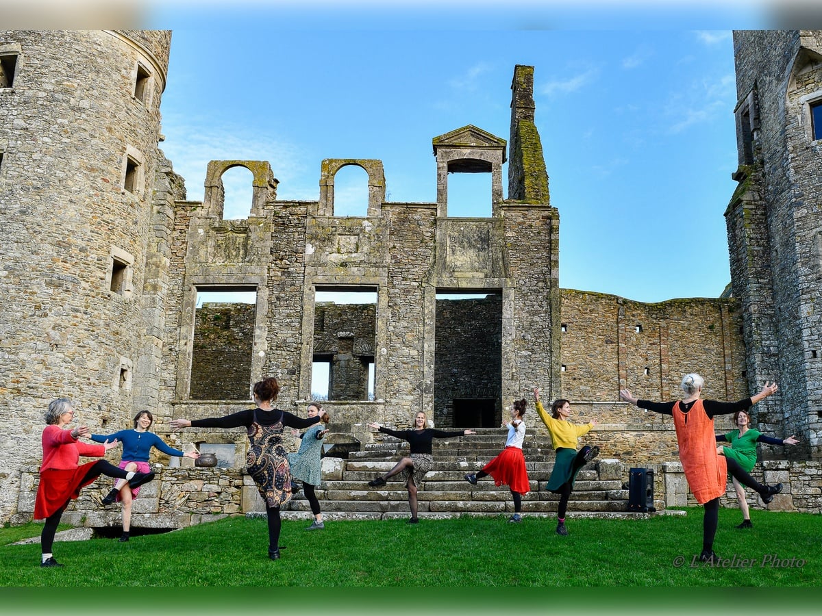 Sœurcières, danse contemporaine