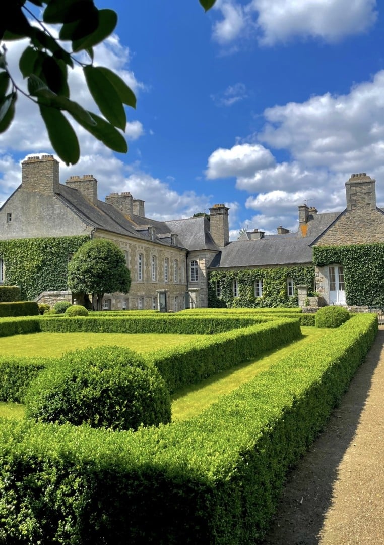 Exposition – Pleasure Garden