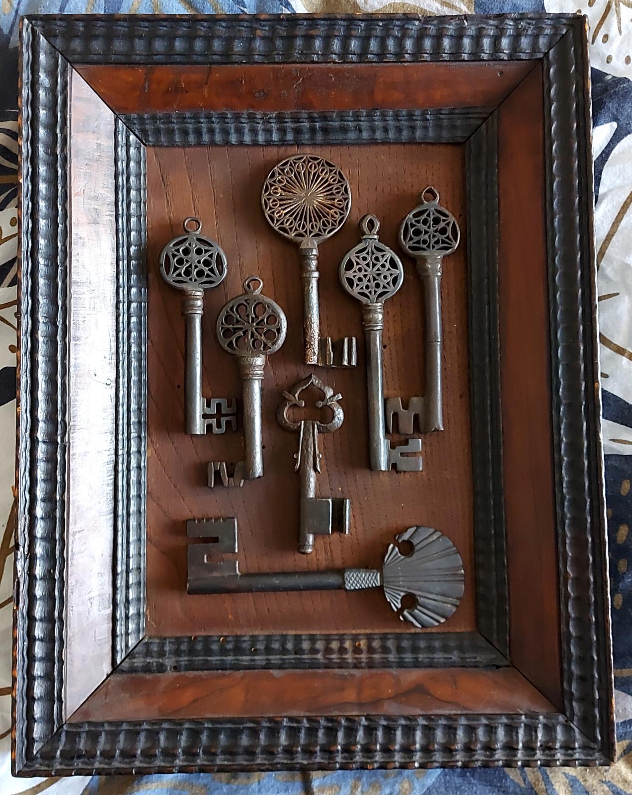 Exposition de clefs anciennes, cadenas, serrures, coffrets - De l'Antiquité au XXème siècle : Et si elles pouvaient parler...