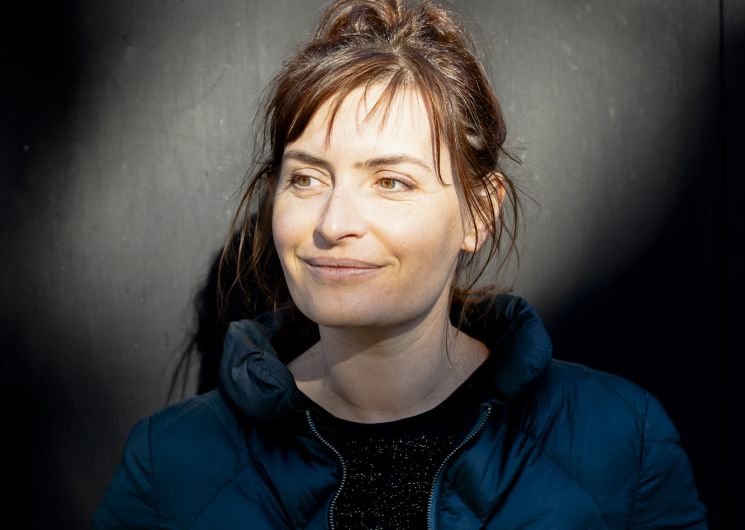 Festival du livre du Haut Quercy -« Trois générations, une colère » Rencontre avec Laurine Roux autour de Trois fois la colère, lu par Laura Guitteny