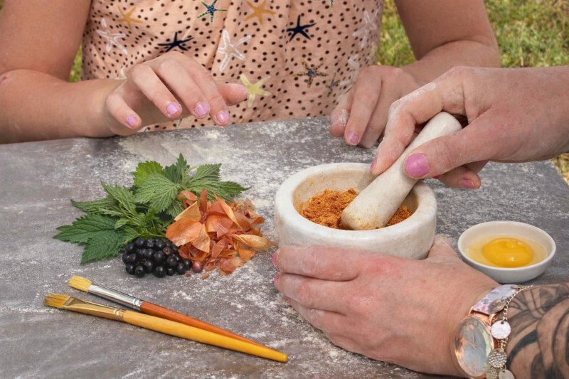 PIGMENTS NATURELS ET PEINTURE A TEMPERA