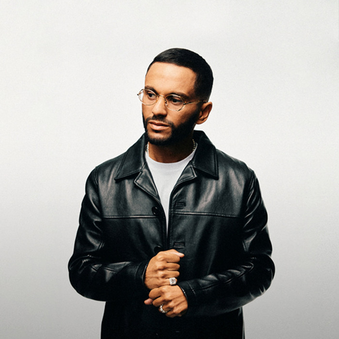 Malik Bentalha en spectacle à Bordeaux