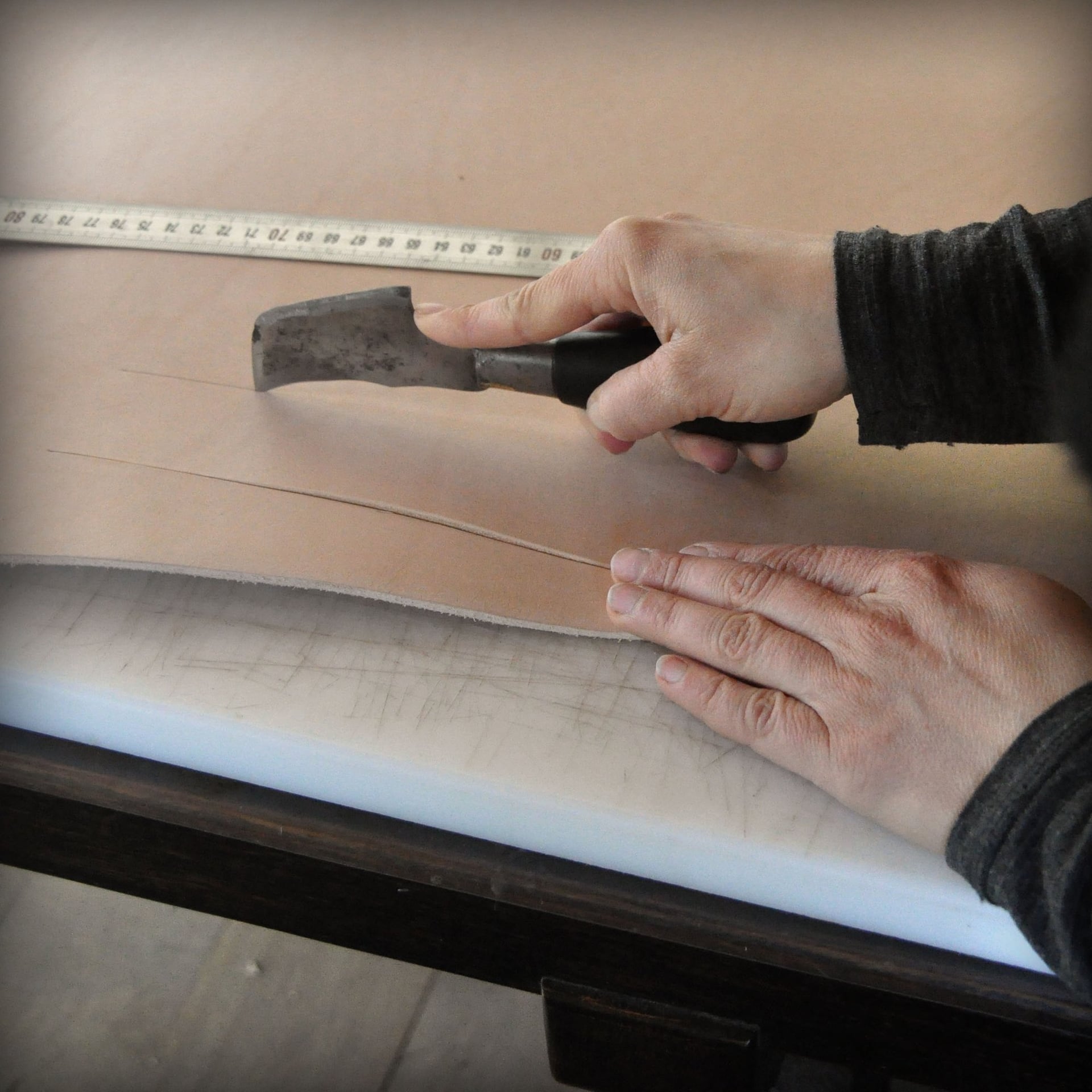 Ascension des Métiers d'Art - Visite atelier maroquinerie La Luciole Capricieuse