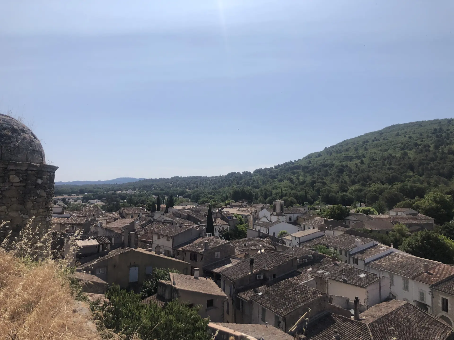 Histoire de pierres : balade commentée en colline