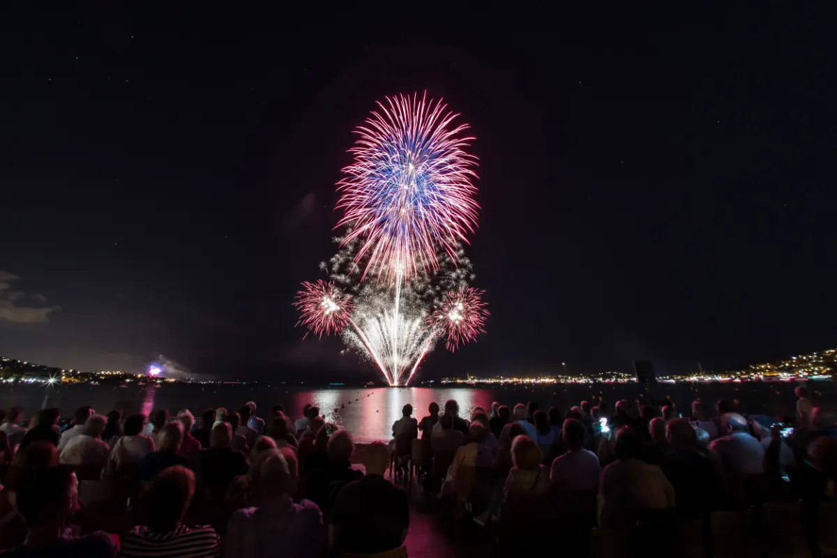 Feu d'artifice aux Prairies de la Mer